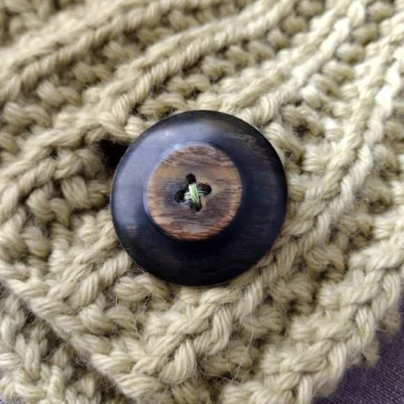 Handmade Knitted Neck Warmer - Picture 2 of 5